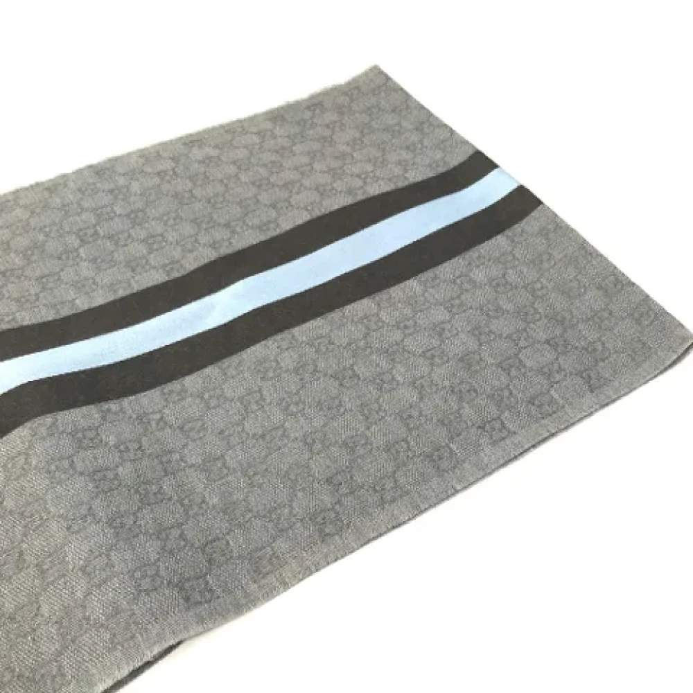 Gucci Vintage Pre-owned Wool scarves Gray Heren