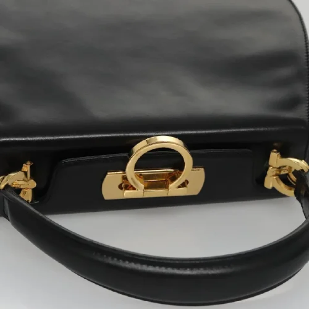 Salvatore Ferragamo Pre-owned Leather handbags Black Dames