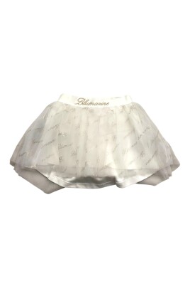 cream-girl-skirt-fashionable-style