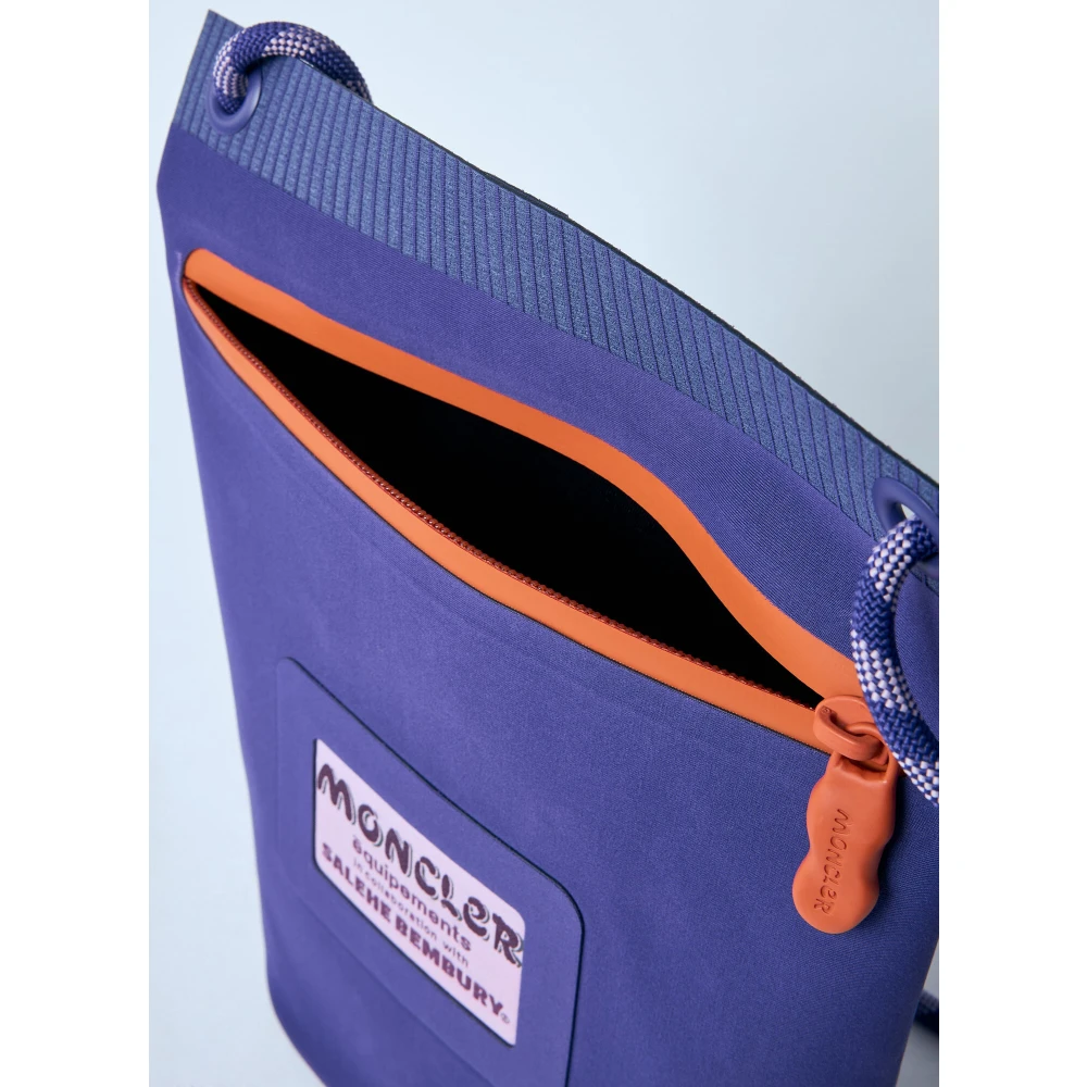 Moncler Crossbody Tas met Logo Patch Purple Heren