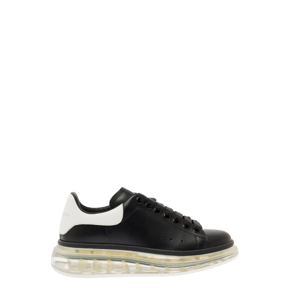 Alexander McQueen Zwarte Sneakers met Oversized Doorzichtige Zool Dames Schoenen
