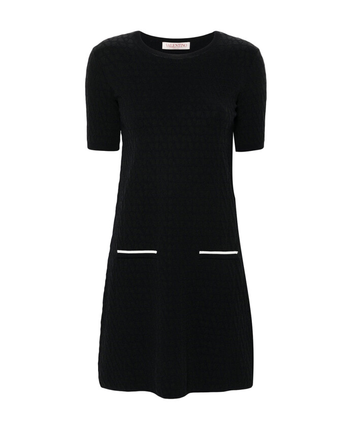 elegante-robe-noire-au-design-unique