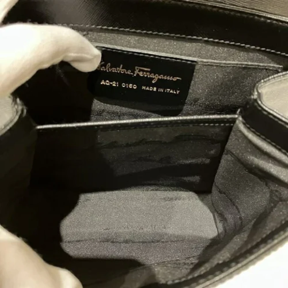 Salvatore Ferragamo Pre-owned Leather handbags Black Dames