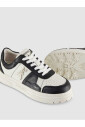 baskets-urbaines-en-cuir-noir