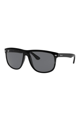 modern-bold-sunglasses-with-uv-protection