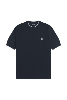 classic-laurel-embroidered-tee
