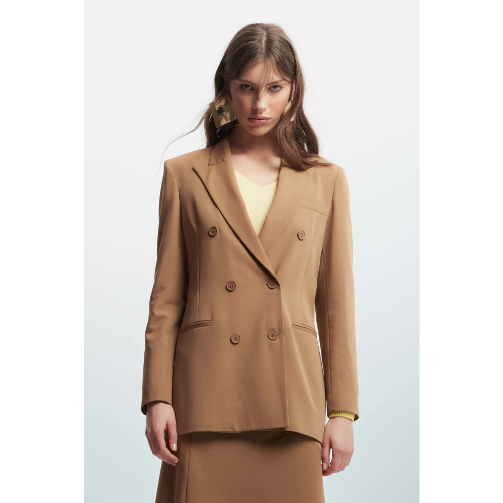 Kocca Elegant Double-Breasted Jacket with Welt Pockets Beige Dames