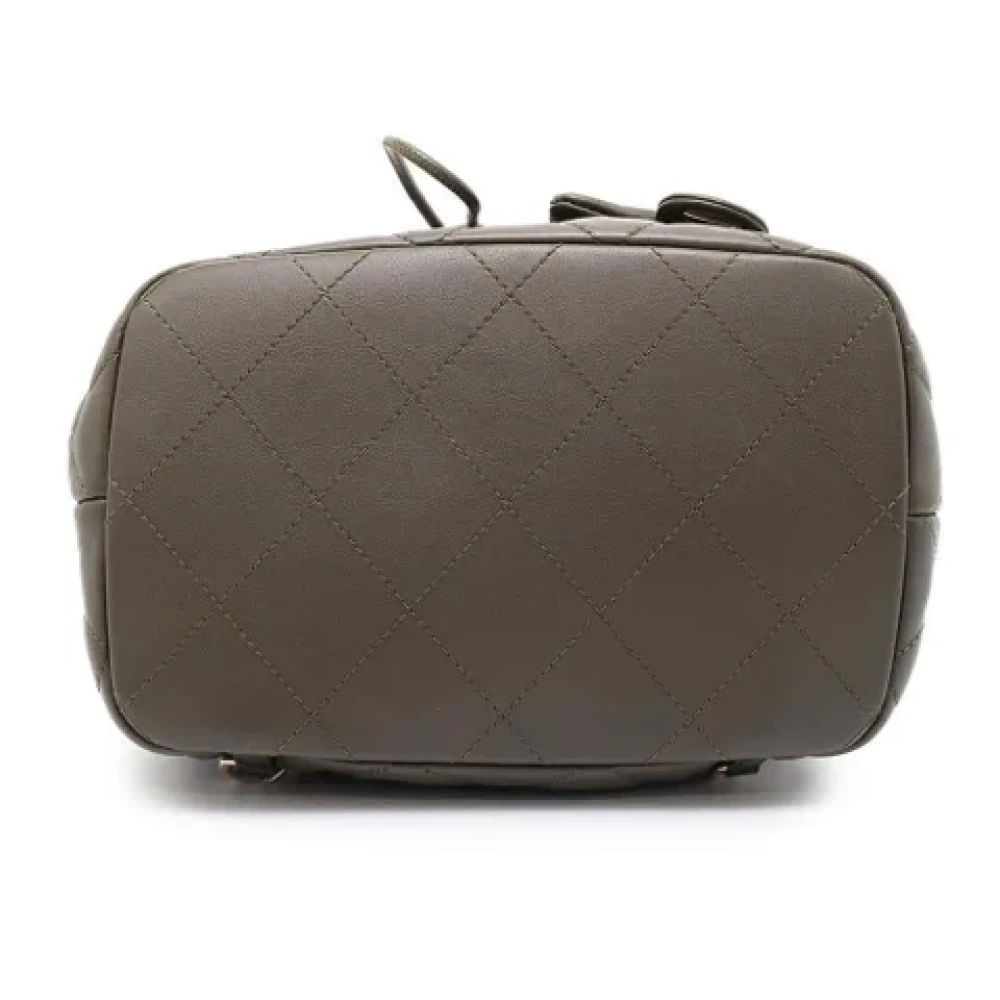 Chanel Vintage Pre-owned Leather backpacks Green Dames