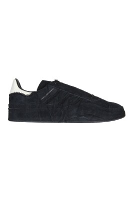 black-leather-low-top-sneakers
