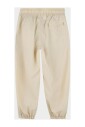 pantalon-beige-avec-taille-elastique