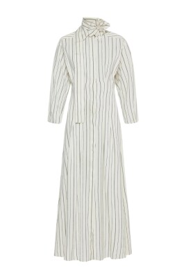 chemisier-dress-with-flower-belt