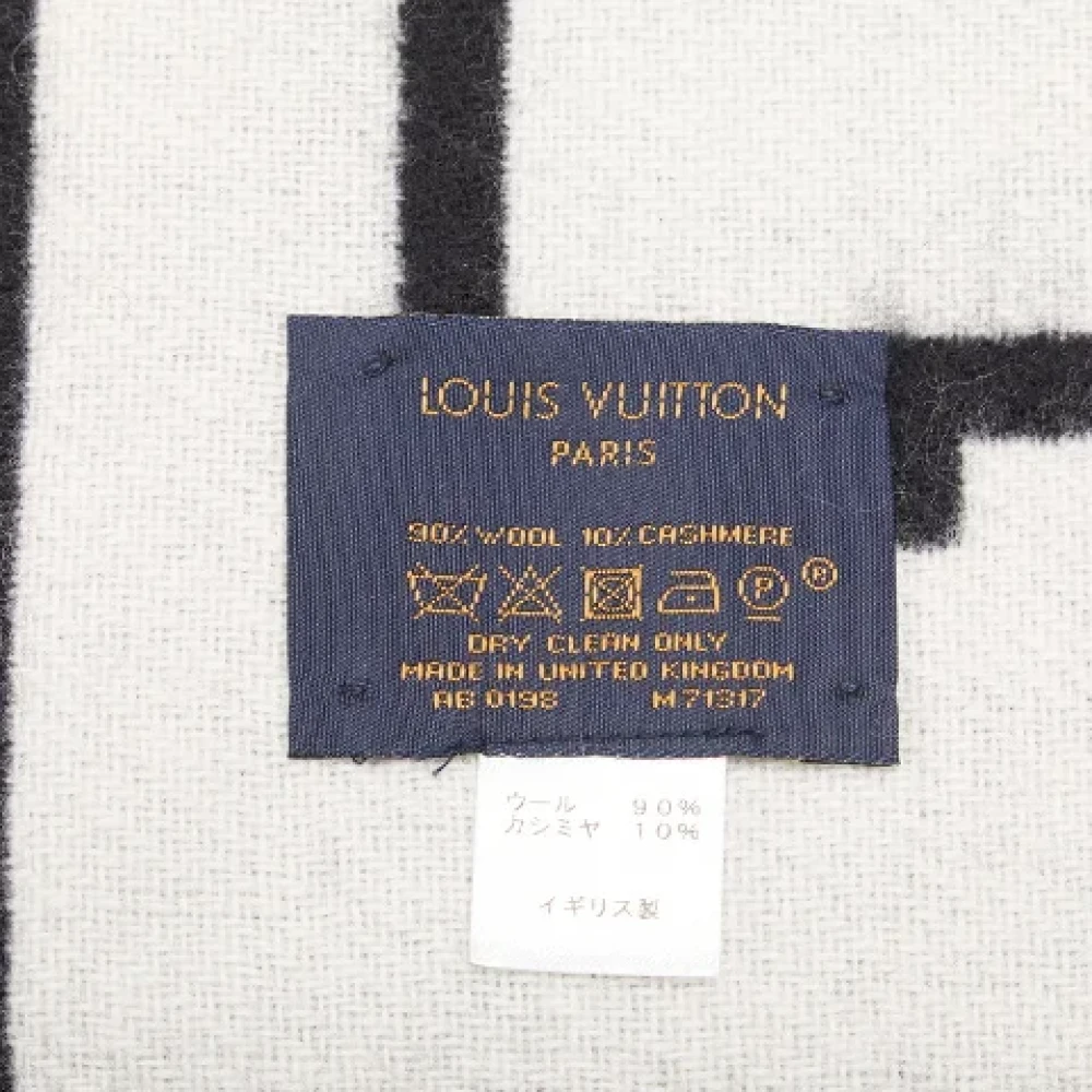 Louis Vuitton Vintage Pre-owned Wool scarves Black Dames