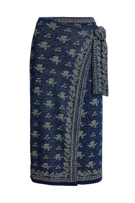 skirt-in-trendy-style
