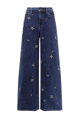 blue-denim-jeans-with-leather-label