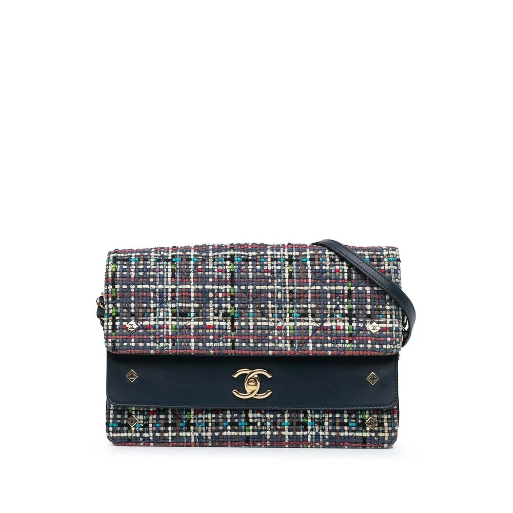 Chanel Vintage Women's Blue Pre-Owned Fashionable Tweed Flap Shoulder Bag With Elegant Design