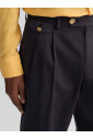 pantalon-bleu-coupe-confort-details-elegants