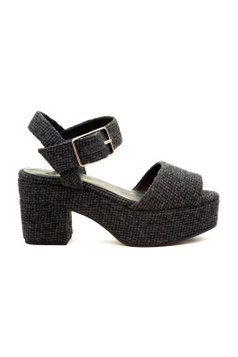 high-heel-sandals