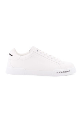 white-sneakers-with-logo-sole