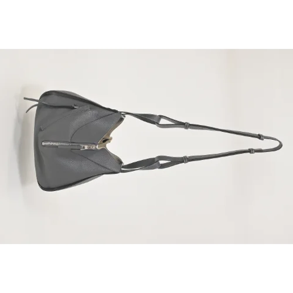 Loewe Pre-owned Leather shoulder-bags Gray Dames