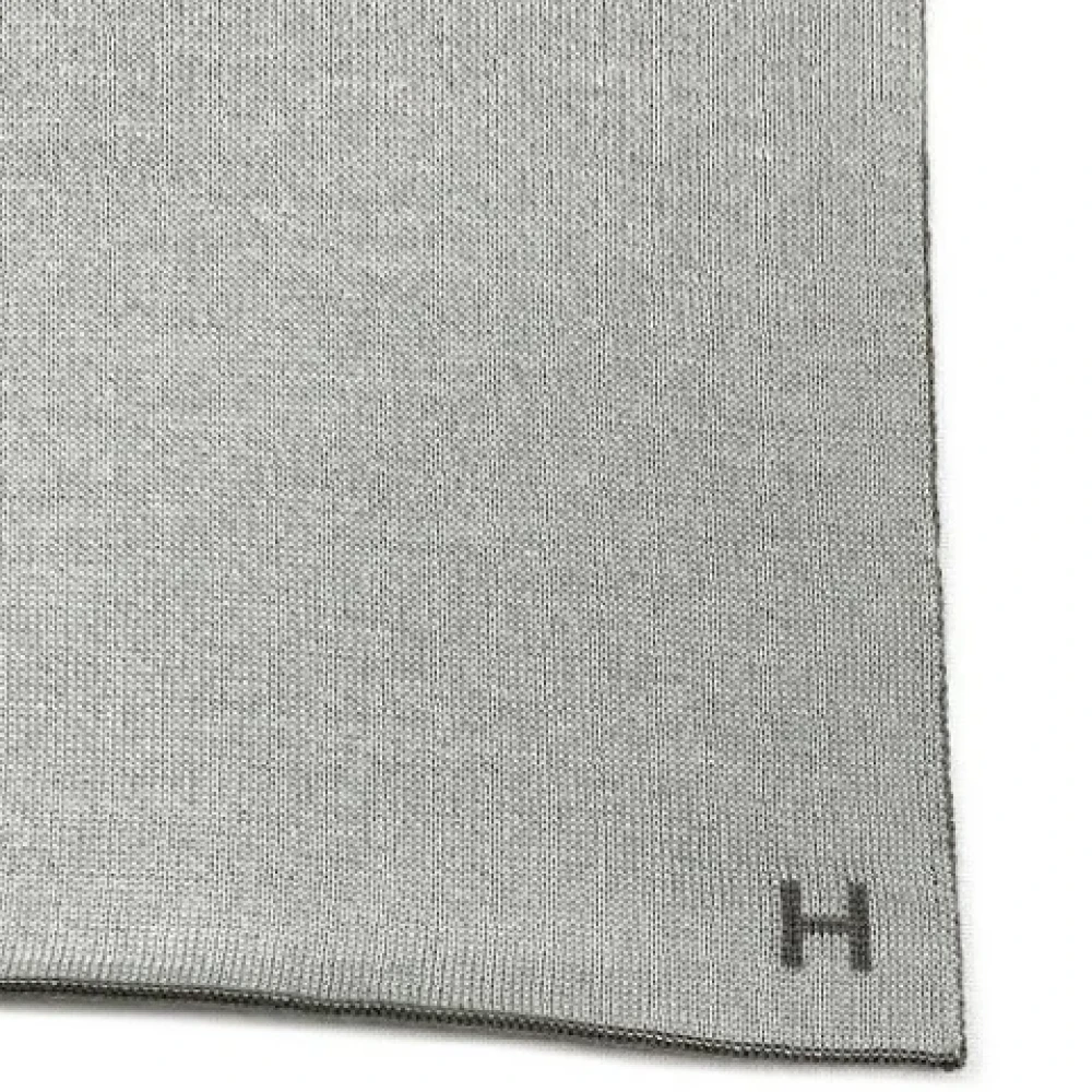 Hermès Vintage Pre-owned Wool scarves Gray Dames
