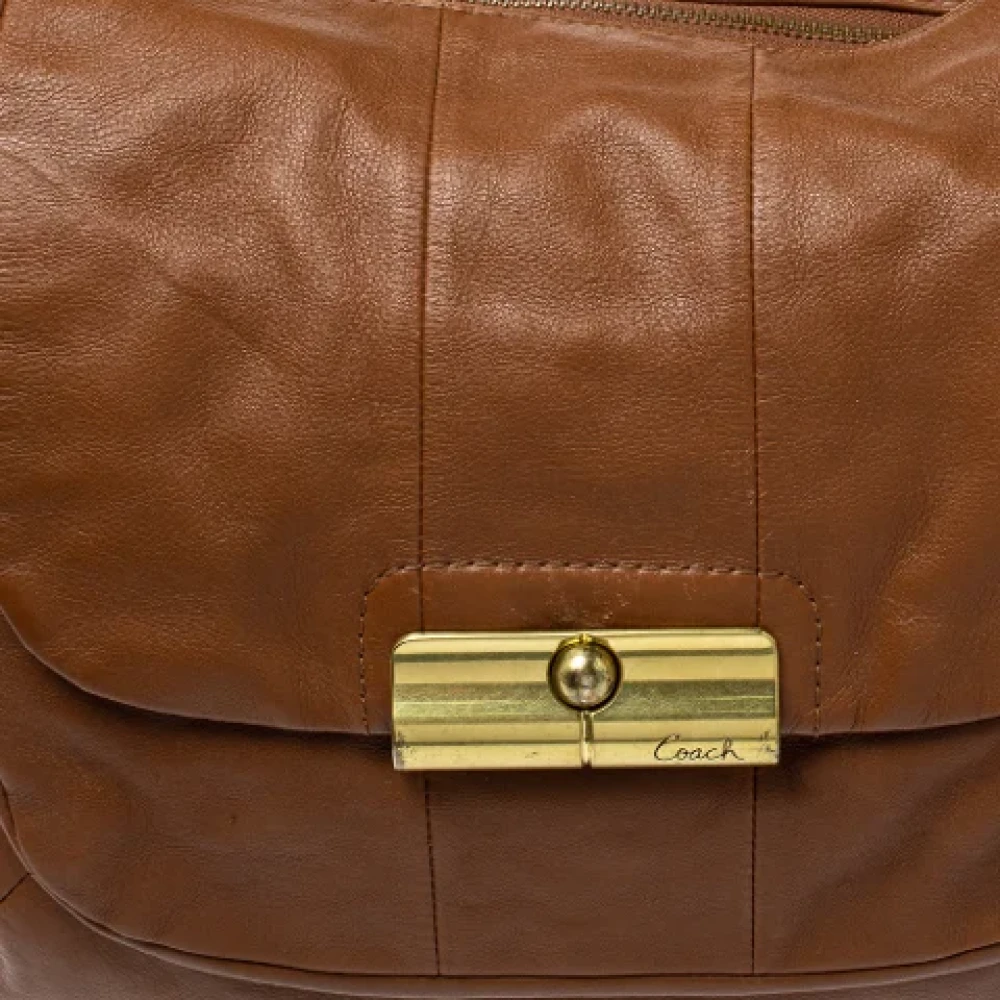 Coach Pre-owned Leather handbags Brown Dames