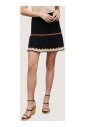 jupe-courte-en-tricot-crochete