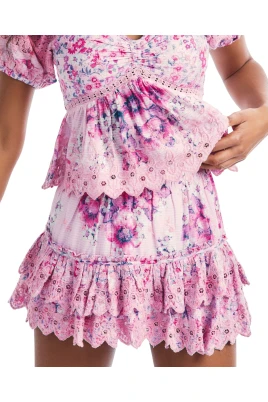 Rosa broderad minikjol Cairo