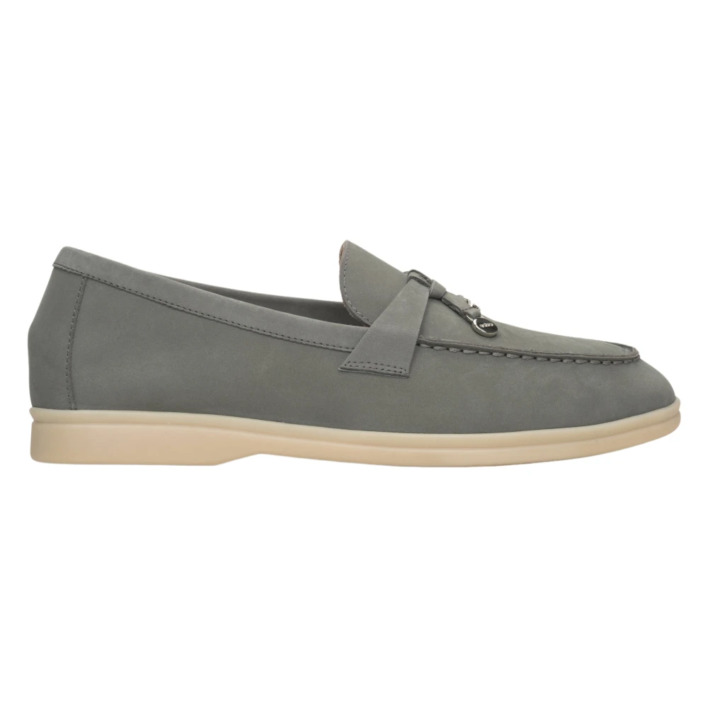 Estro Kvinnors Grå Tassel Loafers gjorda av Nubuck Er00114611 Gray, Dam