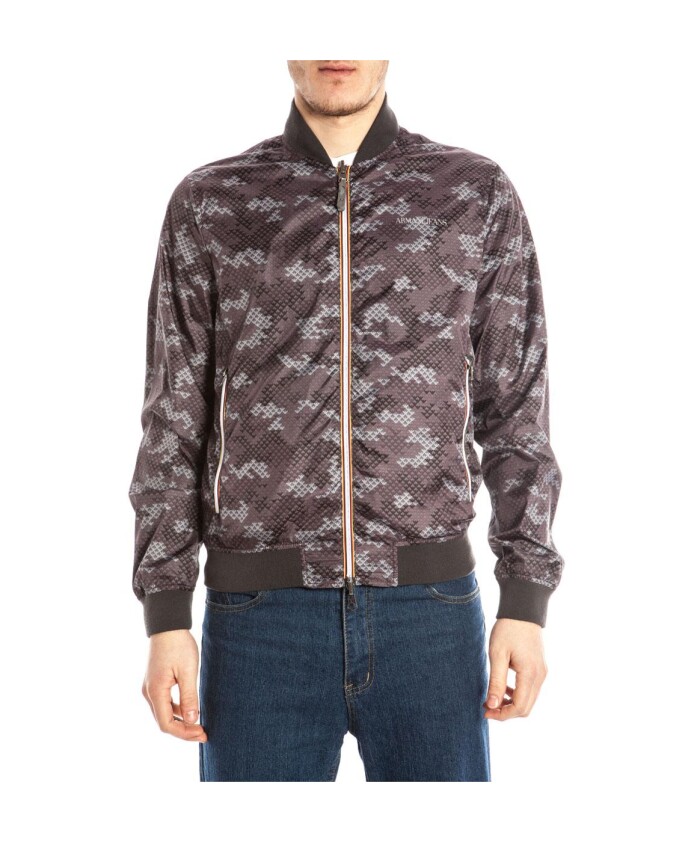 chaqueta-de-mezclilla-elegante
