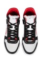 sneakers-montantes-confortables-a-lacets
