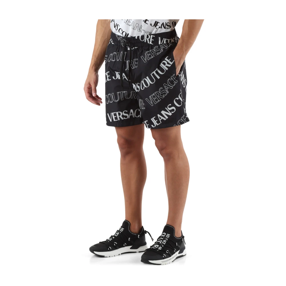 Versace Jeans Couture Technische Bermuda Shorts met Logo All-Over Black Heren
