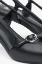zwarte-leren-slingback-pumps-met-lage-hak