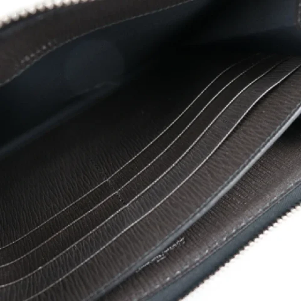 Salvatore Ferragamo Pre-owned Leather clutches Gray Dames