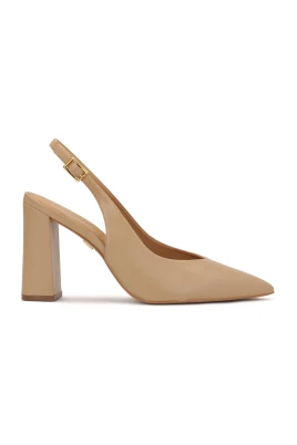 Beige pumps med exponerade klackar.Denna produkt är liten i storleken.