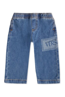 jean-en-denim-avec-motif-logo-des-annees-90