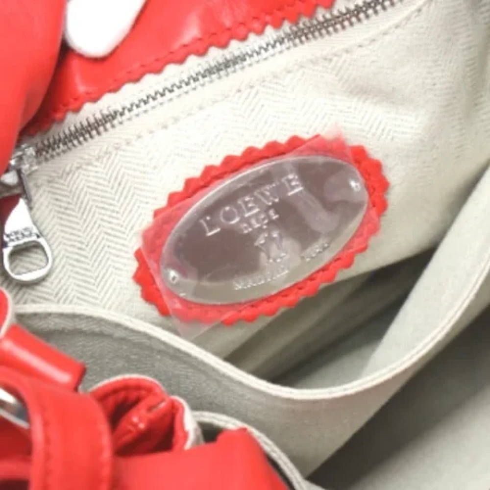 Loewe Pre-owned Leather shoulder-bags Red Dames