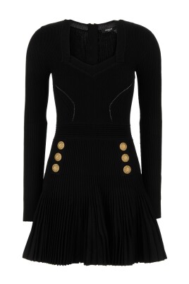collection-elegante-de-robes-pour-femmes