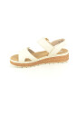 beige-sandaal-met-velcrosluiting