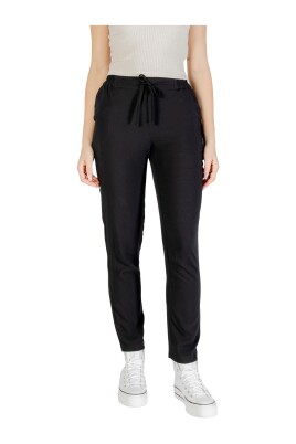 black-viscose-trousers-with-buckle-fastening
