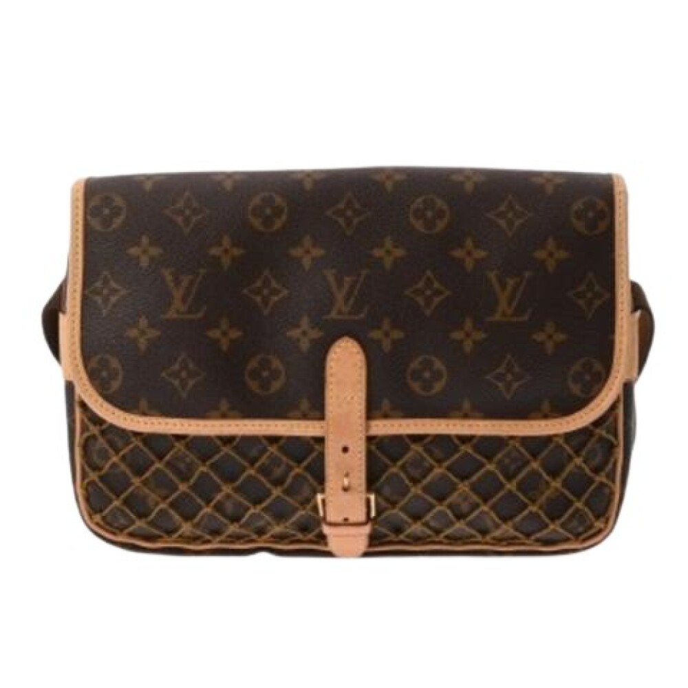 Shop fashion from Louis Vuitton Vintage online on Miinto