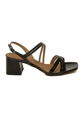 414 Högklackad sandal