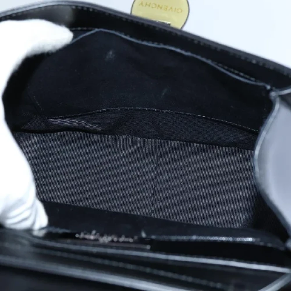Givenchy Pre-owned Leather shoulder-bags Black Dames