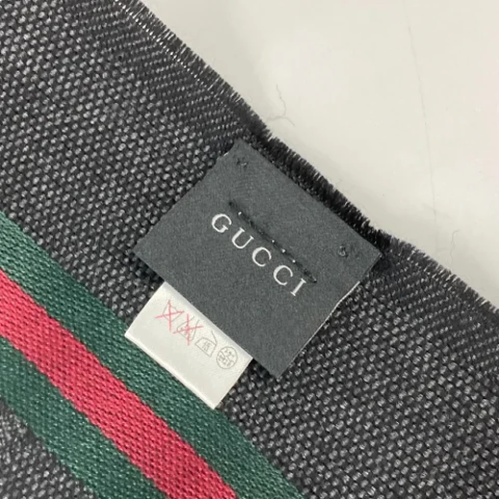 Gucci Vintage Pre-owned Wool scarves Gray Heren