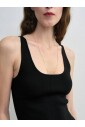 minimalistische-gebreide-tanktop