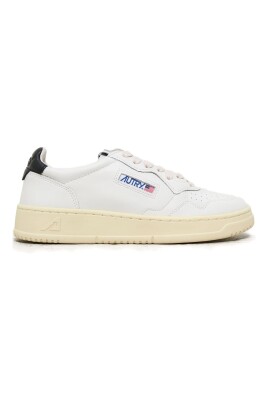 baskets-basses-a-lacets
