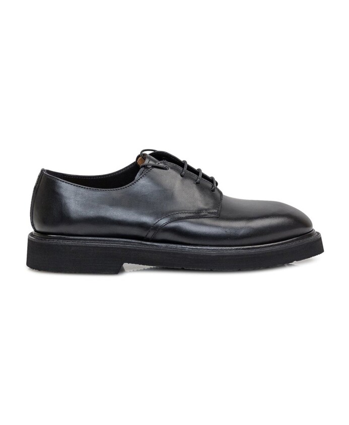 black-leather-lace-up-derbies