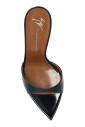 mules-a-talons-intrigo