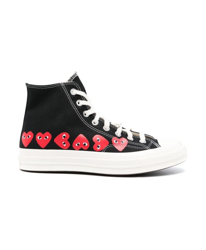 baskets-en-toile-avec-imprime-coeur