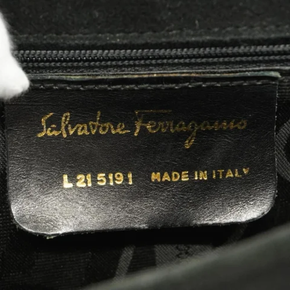 Salvatore Ferragamo Pre-owned Suede shoulder-bags Black Dames