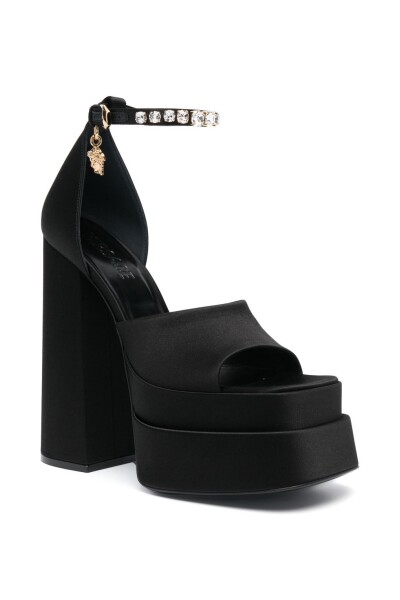 Sandalen mit hohem Absatz